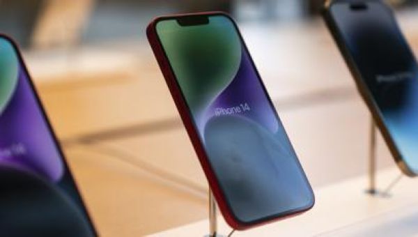 Georgia grand jury recommended indicting more people; IRS plans crackdown; Apple releases security update | Hot off the Wire podcast