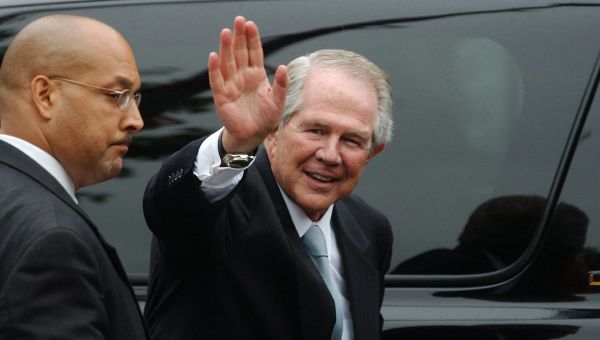 Pat Robertson, Christian television pioneer and ex-presidential candidate, dies at 93
