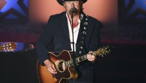 Toby Keith, country singer-songwriter, dies at 62 after batting stomach cancer