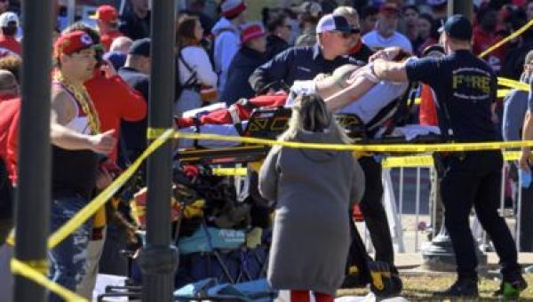 1 dead, up to 15 injured in shooting at Kansas City Chiefs Super Bowl parade, police say