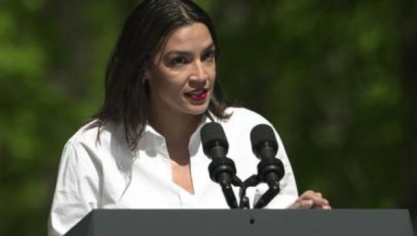 AOC says Democrats must 'use our power' to investigate Alito over flying Revolutionary War flag