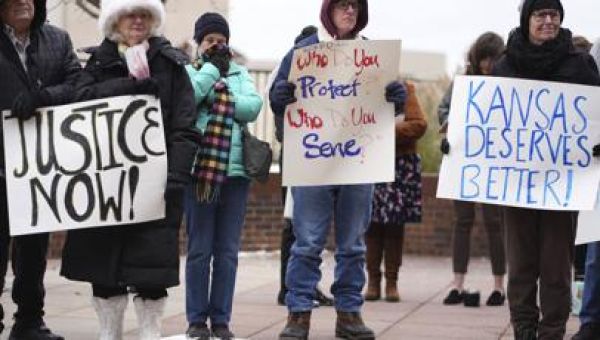 An ex-detective accused of abusing women died in an apparent suicide as his trial was starting