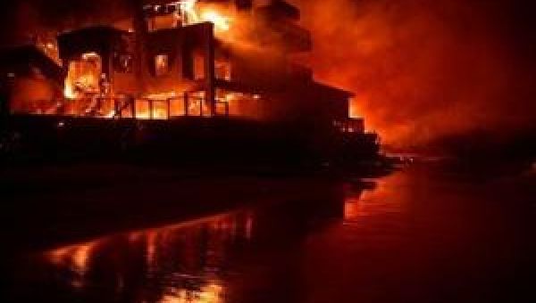 Firefighters race to beat LA blazes as winds grow and death toll hits 16 | FOX 28 Spokane