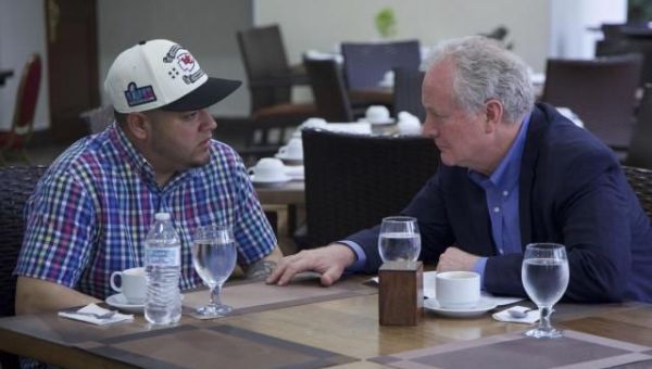 Tropical drinks by the pool? Not so fast, says senator who visited Abrego Garcia in El Salvador