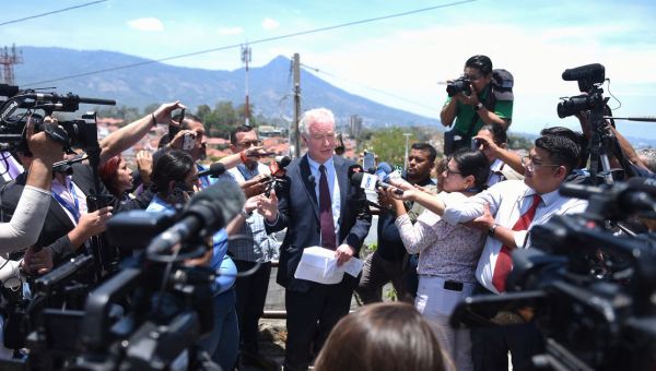 Maryland senator meets with wrongly deported man in El Salvador