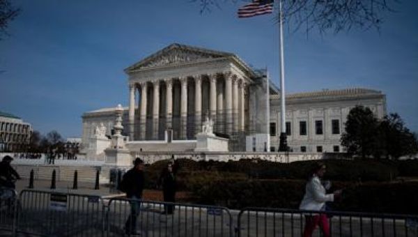 Supreme Court blocks Trump from restarting Alien Enemies Act deportations