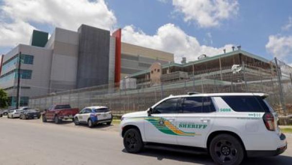 Orleans Parish jail employee arrested, accused of helping in inmate escape, source says