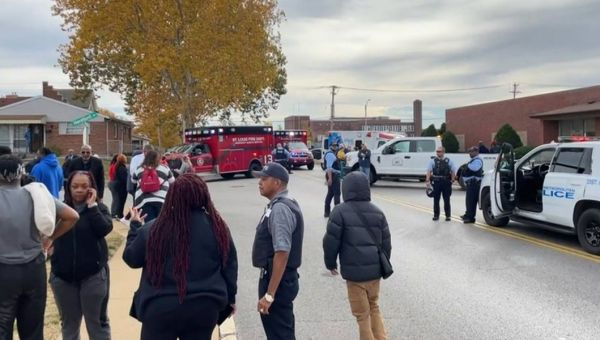 2 killed in shooting at high school in Missouri; suspect dead