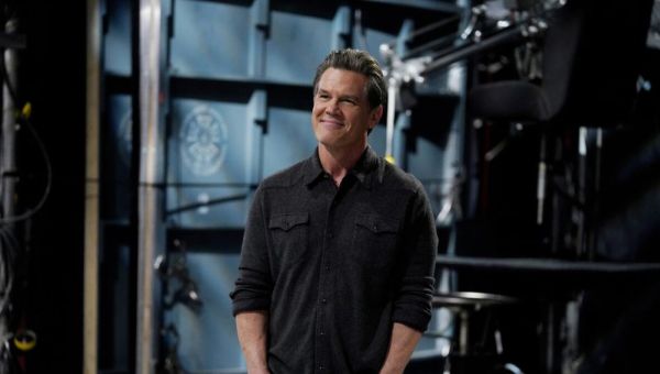 On ‘SNL,’ Scarlett Johansson satirizes Katie Britt and Josh Brolin recites poetry