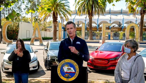 Supreme Court will decide if oil industry may sue to block California’s zero-emissions goal