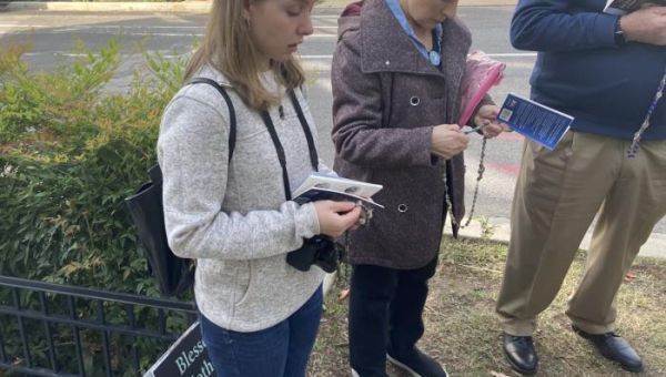 Marian Blue Wave group prays rosary outside Planned Parenthood in D.C.