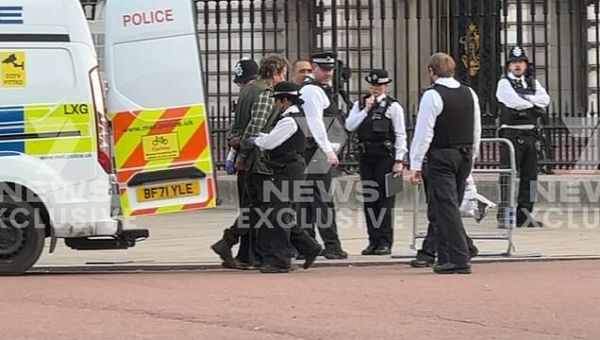 Questions after man threw ‘shotgun cartridges’ in palace grounds