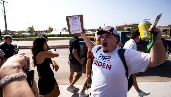 Trump, DeSantis, Vivek Ramaswamy and other GOP hopefuls tailgate at Cy-Hawk football game