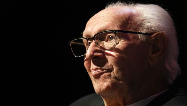 He survived the Holocaust. Now he’s teaching metro Phoenix students about dangers of antisemitism