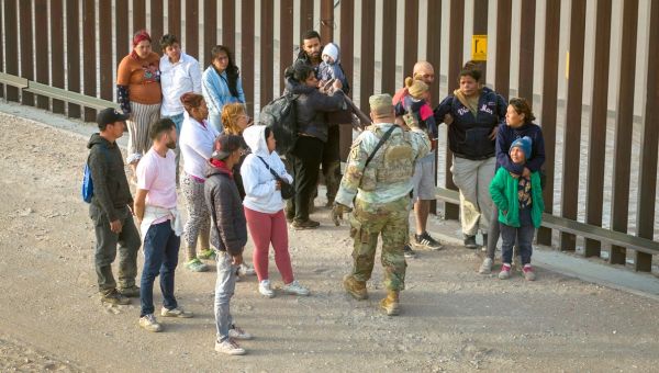 Supreme Court lifts hold on Texas law letting police arrest migrants who illegally enter US