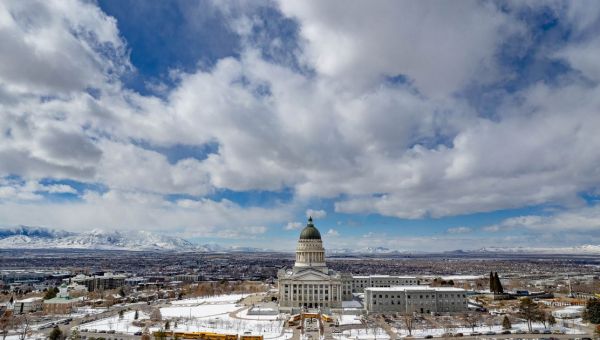 BREAKING: Utah first state to pass social media regulations aimed at protecting minors