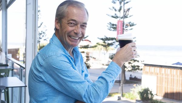 Nigel Farage fires warning shot to Rishi Sunak over Rwanda migrant law