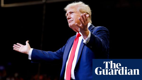 ‘I guess we all look alike’: Trump accused of mixing up Black politicians in helicopter story