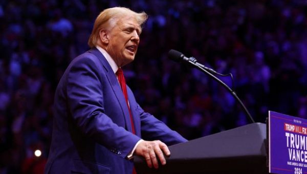 Comic under fire after labelling Puerto Rico ‘floating island of garbage’ at Donald Trump rally