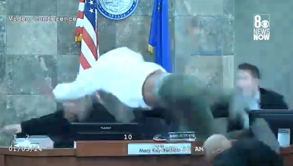 ‘Somebody call 911,’ Full video shows Las Vegas courtroom chaos as man attacks judge