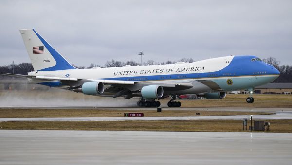 Burnt ‘Detroit-style’ pizza served aboard Air Force One mocked online