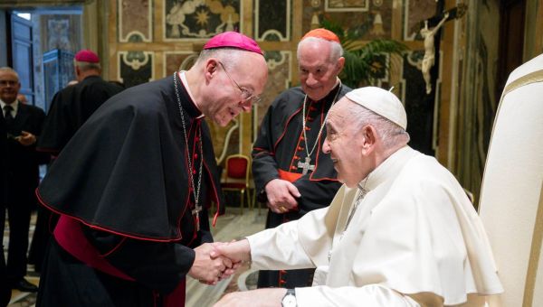 Wisconsin flags to fly at half-staff this week in honor of Pope Francis