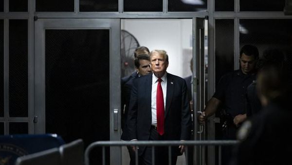 Trump responds to Robert De Niro’s speech outside hush money trial