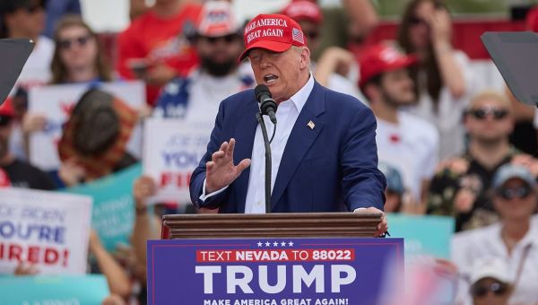 Trump goes on bizarre rant about sharks at his Las Vegas rally