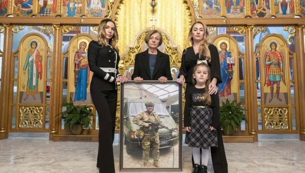‘For peace and democracy … no sacrifice was too big:’ Ukraine-born Chicagoan remembered as war rages