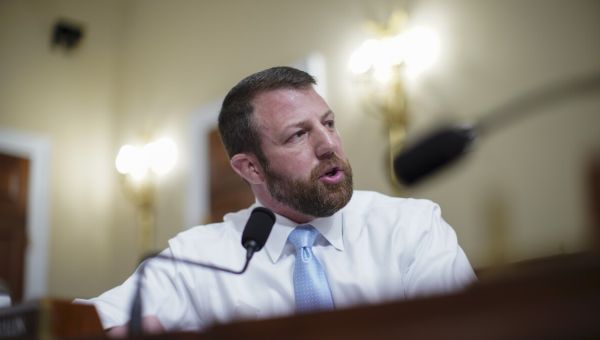 Sen. Markwayne Mullin stands up to fight Teamsters boss during Senate hearing