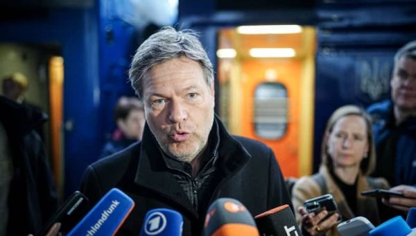 German vice chancellor arrives in Kiev with business delegation