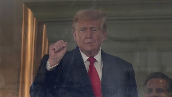 Donald Trump waves to joyous Cadets, Midshipmen before Army-Navy game