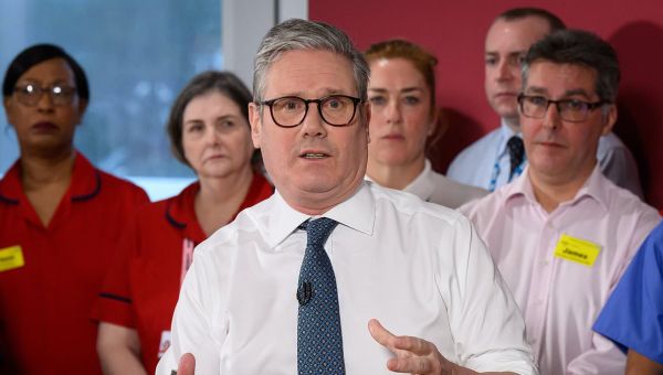 Starmer labels Tommy Robinson a thug: PM’s accused of ‘smear tactics’