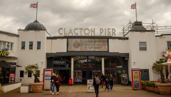 On Clacton Pier: ‘Move over Dishy Rishi – we like Farage with his pint and cigar’