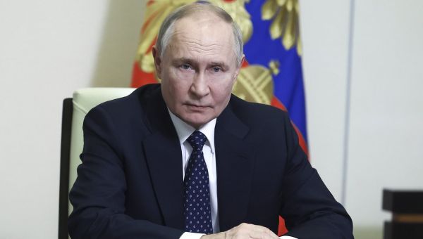 Putin urges Ukrainian forces fighting in Kursk to surrender