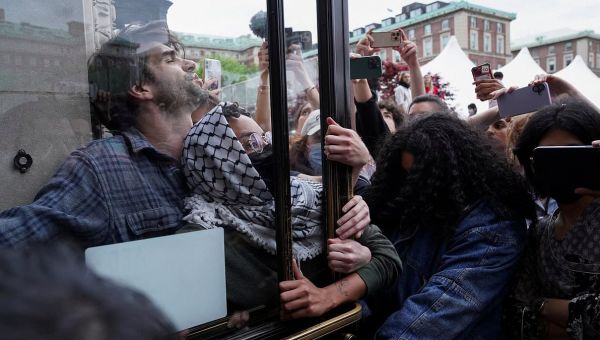 Anti-Israel Columbia protestors suffer instant karma