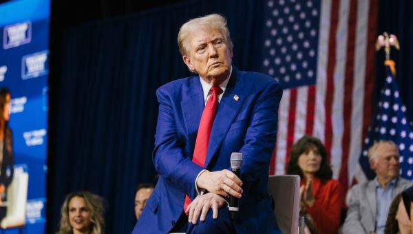 Trump accused of groping a woman in 1993 while Jeffrey Epstein watched - The Boston Globe