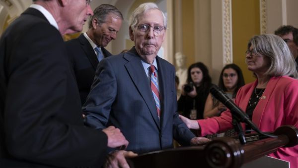 Mitch McConnell leaves press conference after pausing midsentence and staring into space
