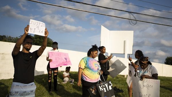 Ta’Kiya Young’s family urges officer’s arrest after video shows him killing the pregnant Black woman