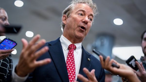 Rand Paul uses Heimlich maneuver on choking GOP senator