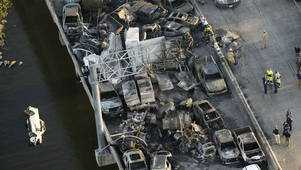 Crews clear wreckage after ‘superfog’ near New Orleans causes highway crashes that killed at least 7