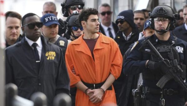 Luigi Mangione asks judge to block Bondi from seeking death penalty