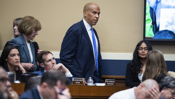 Cory Booker Votes To Confirm Jared Kushner’s Felon Dad as Ambassador to France