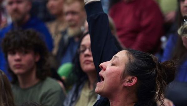 EPA chief at train derailment site: “trust the government” – The Boston Globe