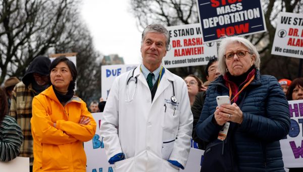 ‘Shame!’ Supporters protest to support R.I. doctor who was deported to Lebanon – The Boston Globe