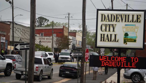 4 Dead, 20 Reportedly Injured in Shooting During Sweet 16 Birthday Party in Alabama