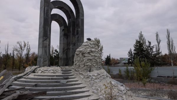 Russian glide bombs, drones, and a ballistic missile kill 6, injure 30 in Ukraine – The Boston Globe