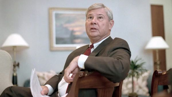 Former Florida Senator Bob Graham dies at 87