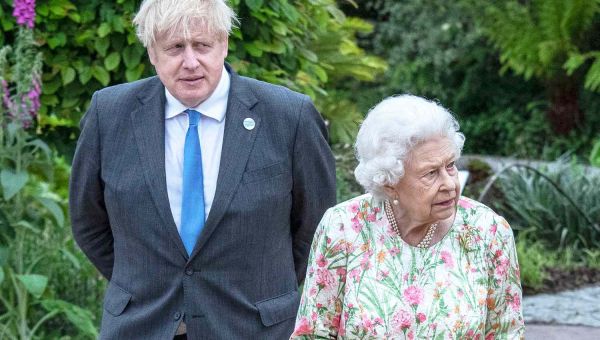 Queen Elizabeth Had ‘A Form of Bone Cancer’ Before Her Death, Boris Johnson Writes in New Memoir