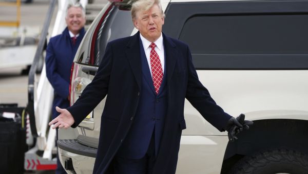 Donald Trump travels to Scotland to open golf course – WTOP News